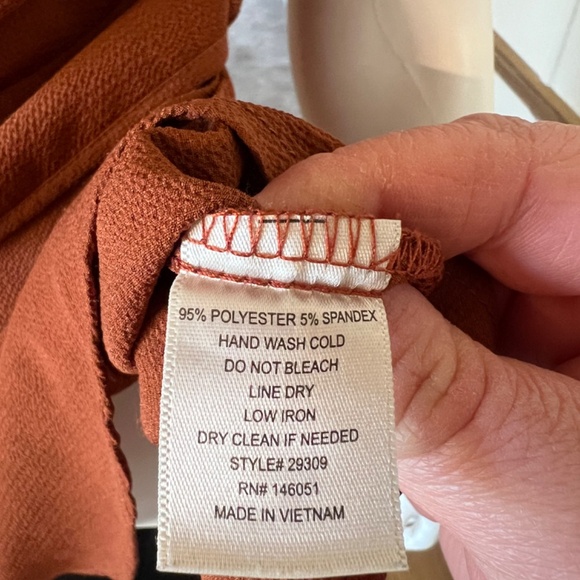 Monteau Los Angeles Cinched Waist Blouse Top in Burnt Orange - Picture 5 of 5